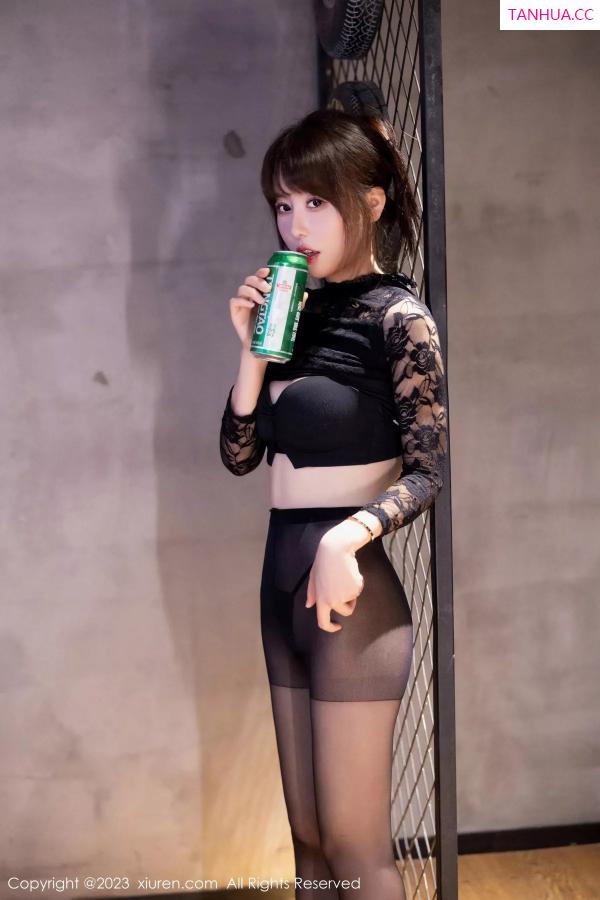   [XiuRen]高清写真图 2023.12.01 No.7751 韩系学妹 黑丝美腿第28张图片